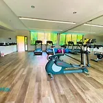 Beauty Suite W Gym Sauna Pool Close 5Th Ave &Beach