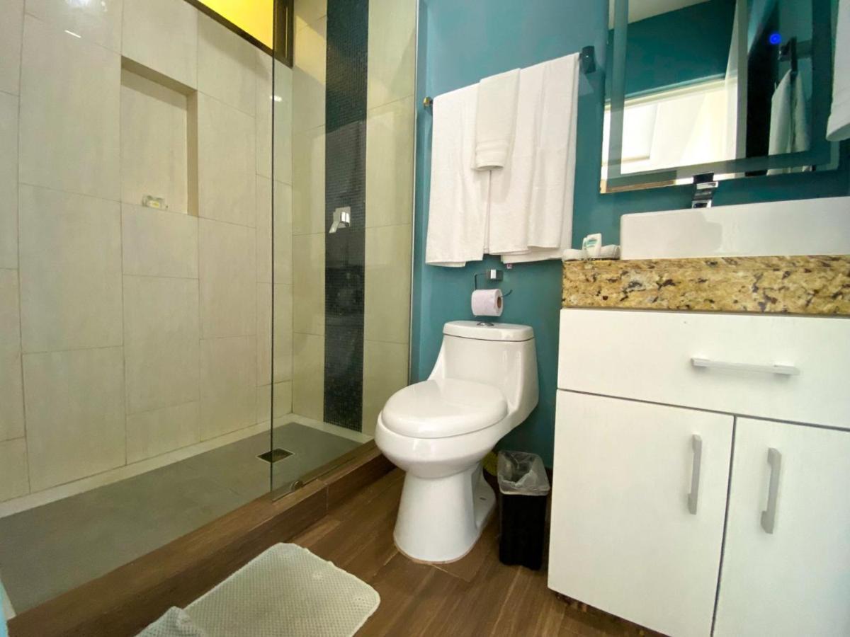 Beauty W Gym Sauna Pool Close 5th Ave &beach